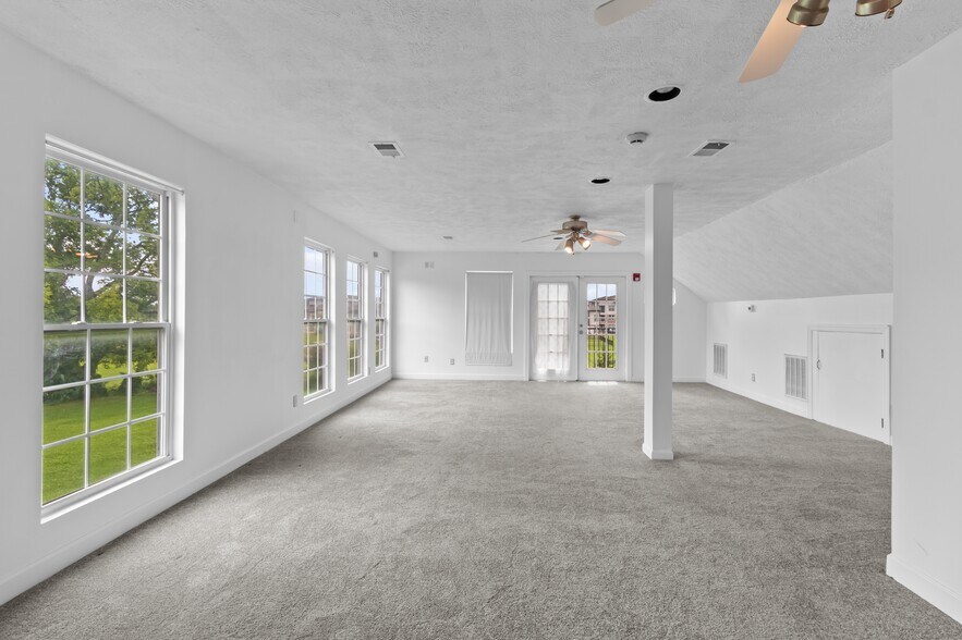 More Photos Of 300 Maple St, Smyrna Restaurant For Sale