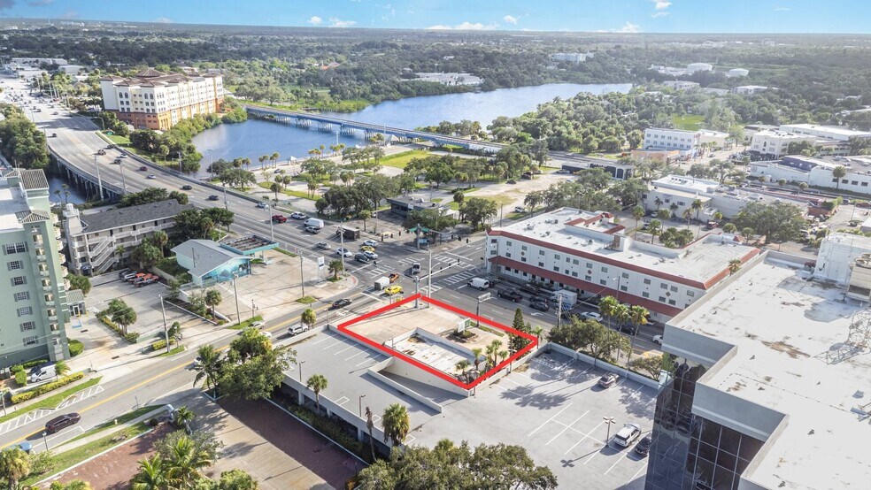More Photos Of 1917 S Harbor City Blvd, Melbourne Office For Sale