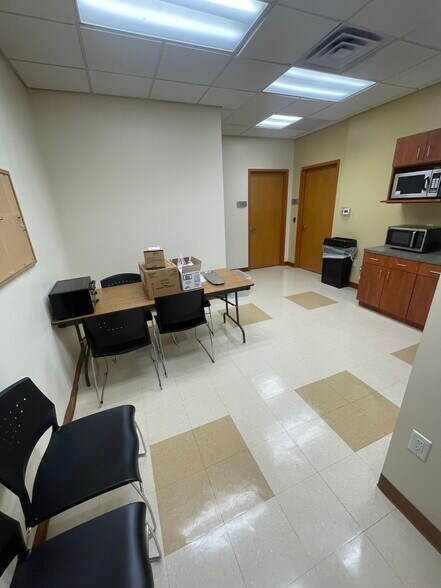 More Photos Of 2084-2090 E Main St, Cortlandt Manor Freestanding For Lease