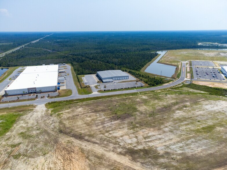 More Photos Of 7801 Commerce Blvd, Panama City Distribution For Sale