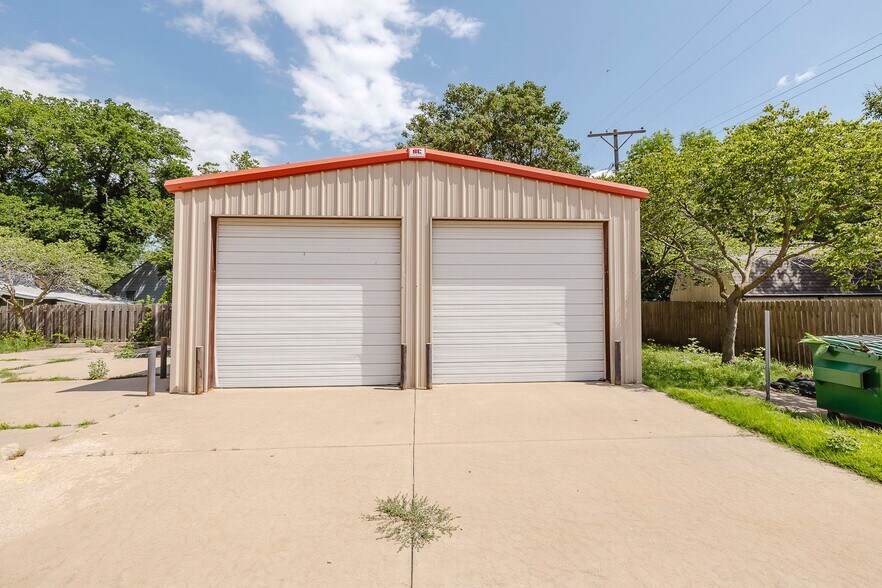 More Photos Of 856 S Green St, Wichita Religious Facility For Sale