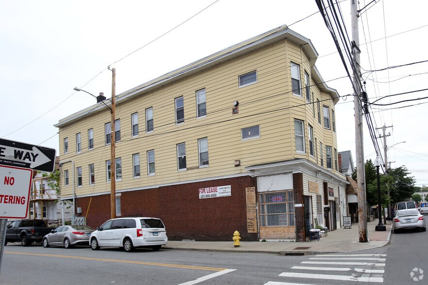 More Photos Of 1507-1529 Stratford Ave, Bridgeport Storefront Retail Residential For Lease