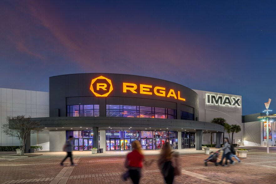 More Photos Of 7600-7680 Katy Fwy, Houston Unknown For Lease