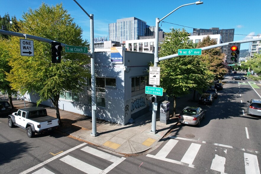 More Photos Of 530 NE Couch St, Portland Light Manufacturing For Lease