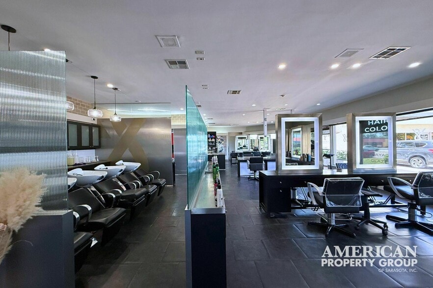 More Photos Of 2345 Bee Ridge Rd, Sarasota Storefront Retail Office For Sale