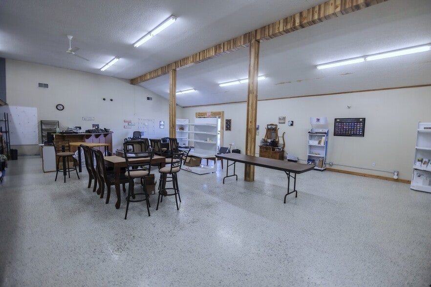 More Photos Of 105 Ash Ave NE, Wadena Veterinarian Kennel For Sale