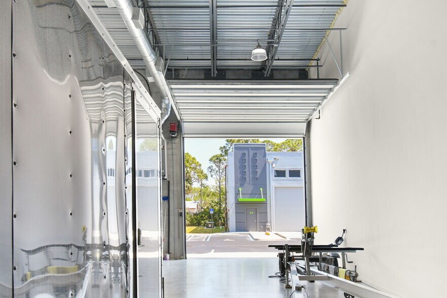 More Photos Of 861 NE Industrial Blvd, Jensen Beach Warehouse For Sale