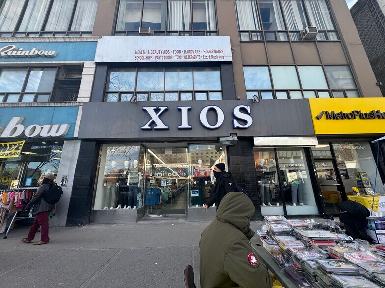 Primary Photo Of 957 Southern Blvd, Bronx Office For Lease