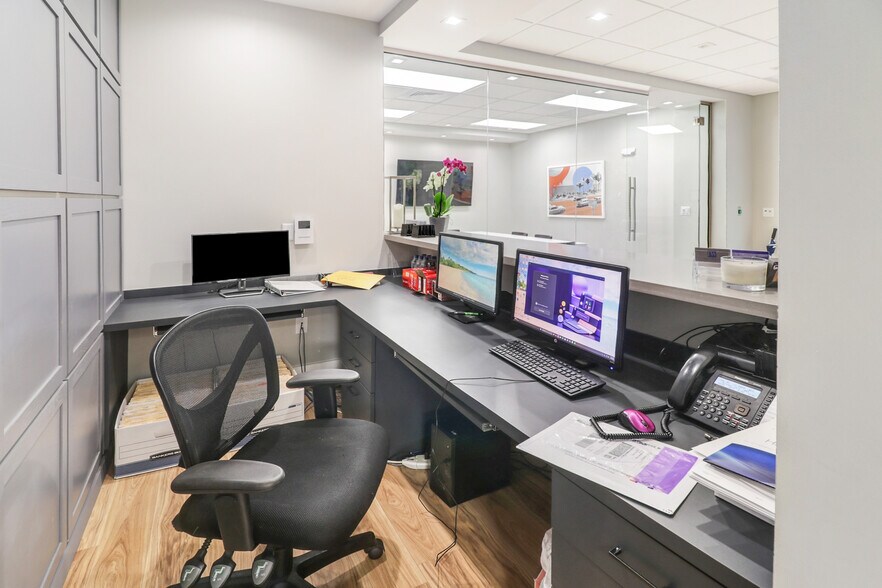 More Photos Of , Fort Lauderdale Office For Sale