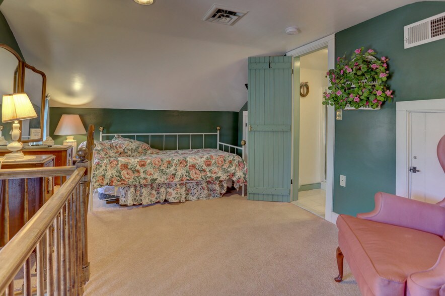 More Photos Of 62 E Main St, Lititz Hospitality For Sale