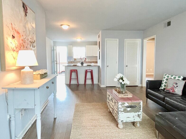 More Photos Of 11 Eumar Ct NW, Center Point Apartments For Sale