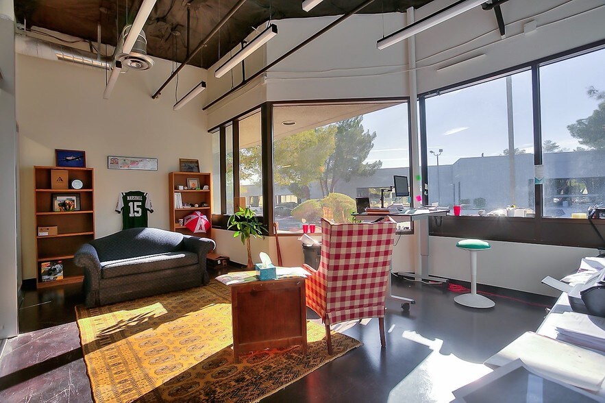 More Photos Of 5 Longevity Dr, Henderson Light Manufacturing For Sale