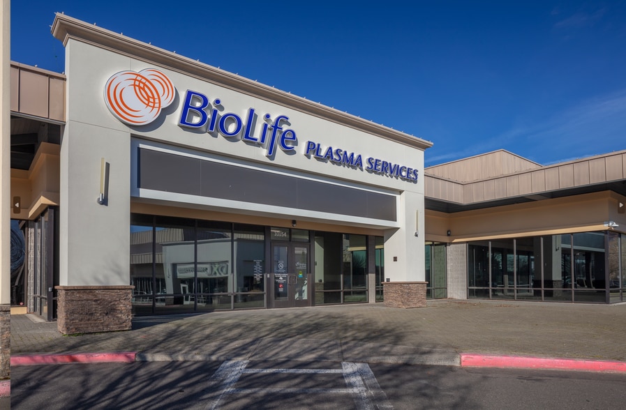 More Photos Of 10100-10124 SW Washington Square Rd, Tigard General Retail For Lease