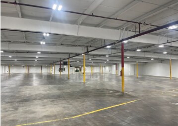 More Photos Of 402 N Main St, Walworth Warehouse For Lease