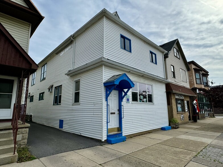 Primary Photo Of 1094 E Lovejoy St, Buffalo Office For Sale