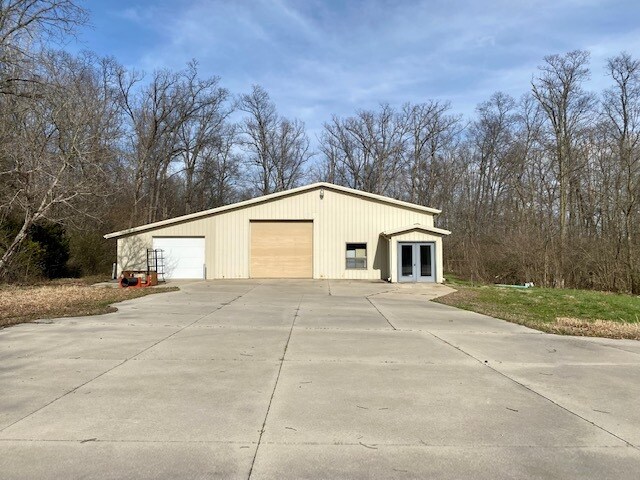 More Photos Of 5440 E County Road 450 N, Albany Loft Creative Space For Sale