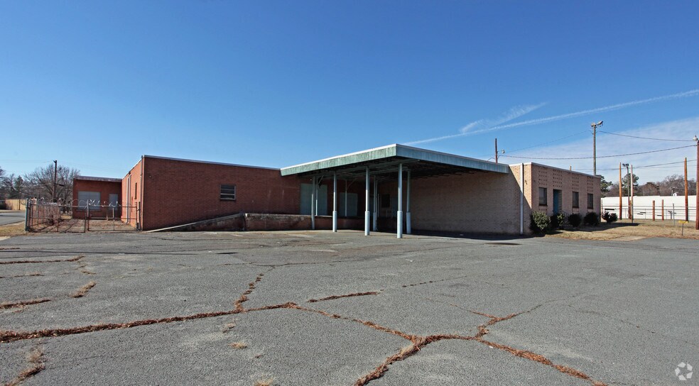 Primary Photo Of 401 W 32nd St, Charlotte Warehouse For Sale