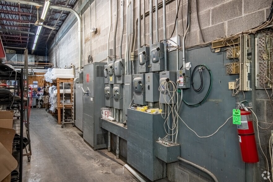 More Photos Of 106 W Oak St, Boscobel Supermarket For Sale