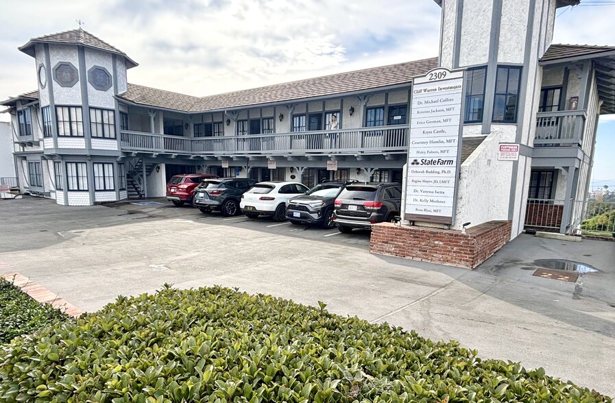 Primary Photo Of 2309 Pacific Coast Hwy, Hermosa Beach Office For Lease