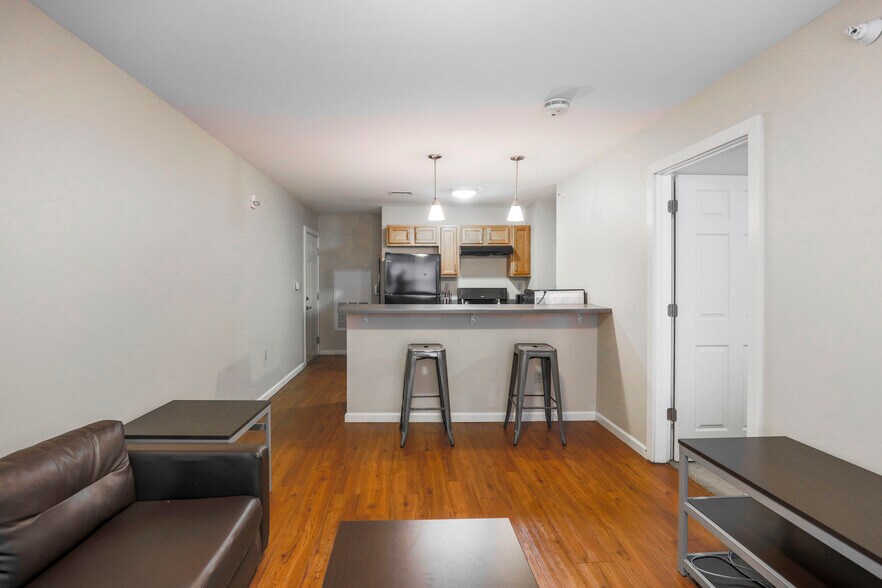More Photos Of 3001 W Cart Rd, Richmond Apartments For Sale