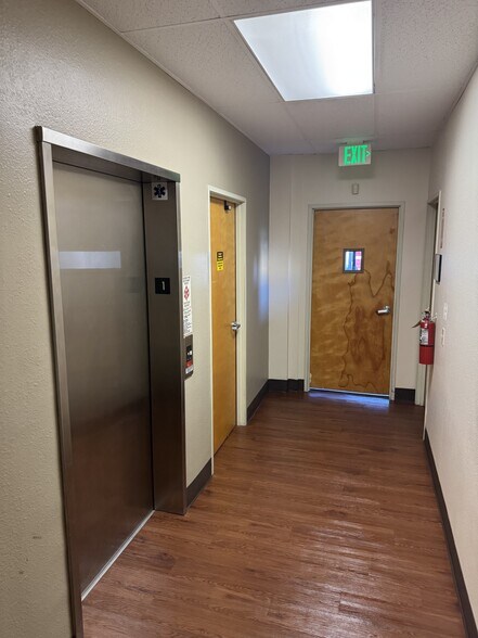 More Photos Of 3502 Kurtz St, San Diego Office For Lease