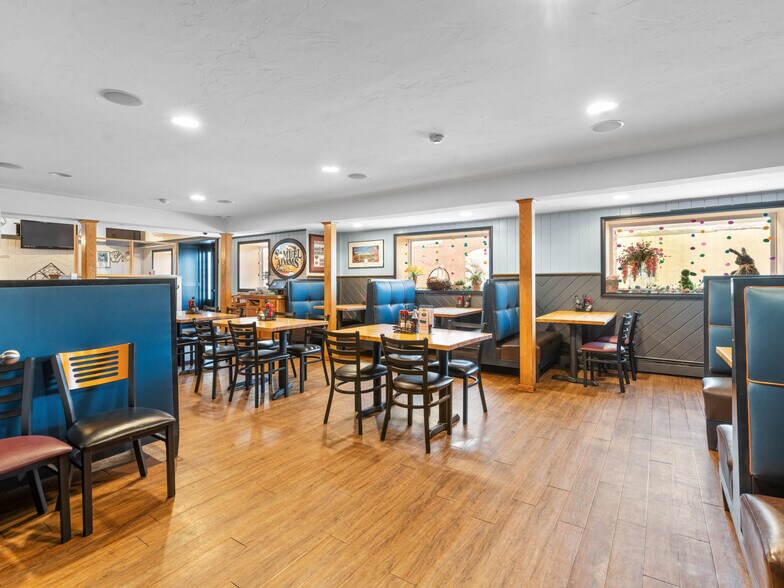 More Photos Of 176 Columbus Ave, Pawtucket General Retail For Sale