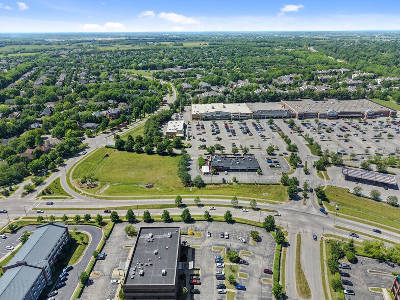 More Photos Of 3199 Beaumont Centre Cir, Lexington Land For Lease