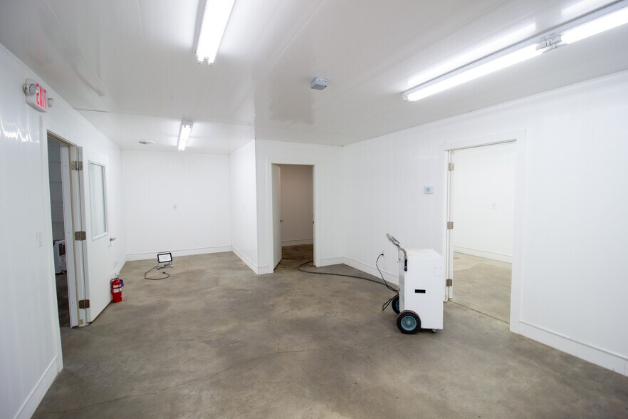 More Photos Of 6924 Peck Rd, Eaton Rapids Industrial For Sale