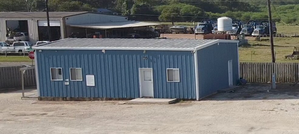 More Photos Of 500 Douglas St, Cuero Trailer Camper Park For Sale