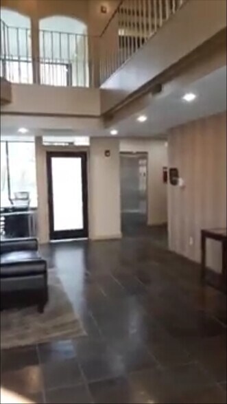 More Photos Of 3040 Riverside Dr, Upper Arlington Office For Lease