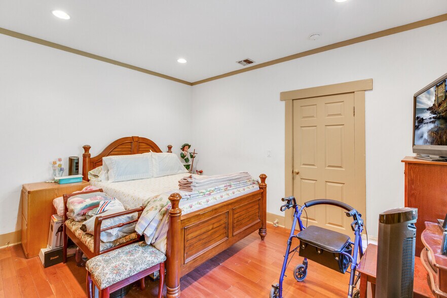 More Photos Of 1562 N Lake Ave, Pasadena Apartments For Sale
