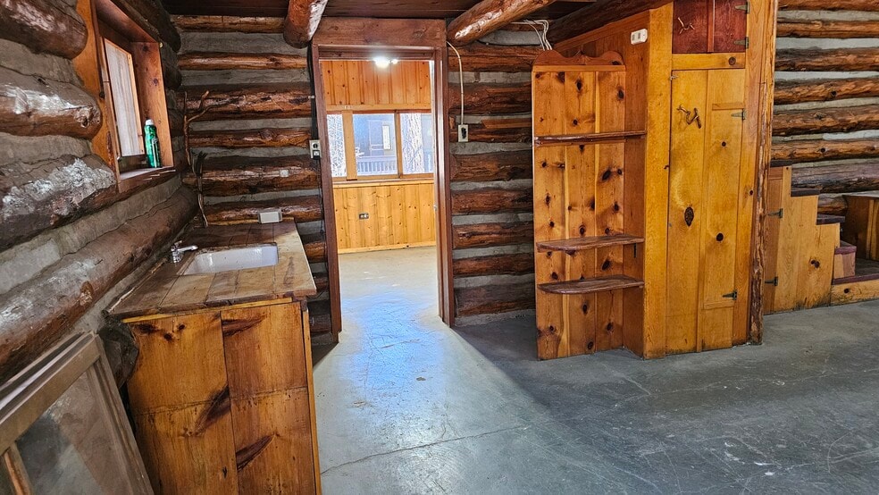 More Photos Of 182 White Mountain blvd, Lakeside General Retail For Sale