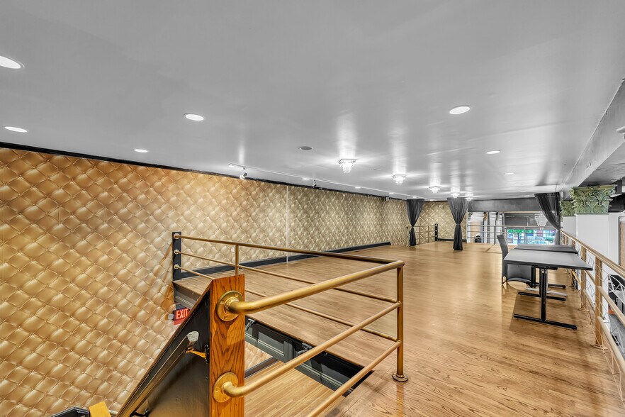 More Photos Of 518 N Charles St, Baltimore Storefront Retail Office For Lease