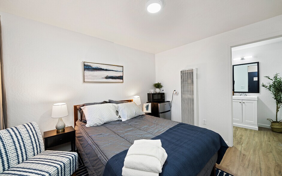 More Photos Of 3918 Pioneer Trl, South Lake Tahoe Hotel For Sale