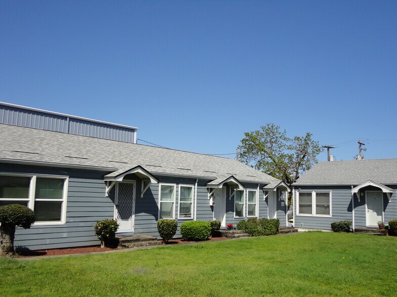 More Photos Of 8125 NE Mallory Ave, Portland Apartments For Sale