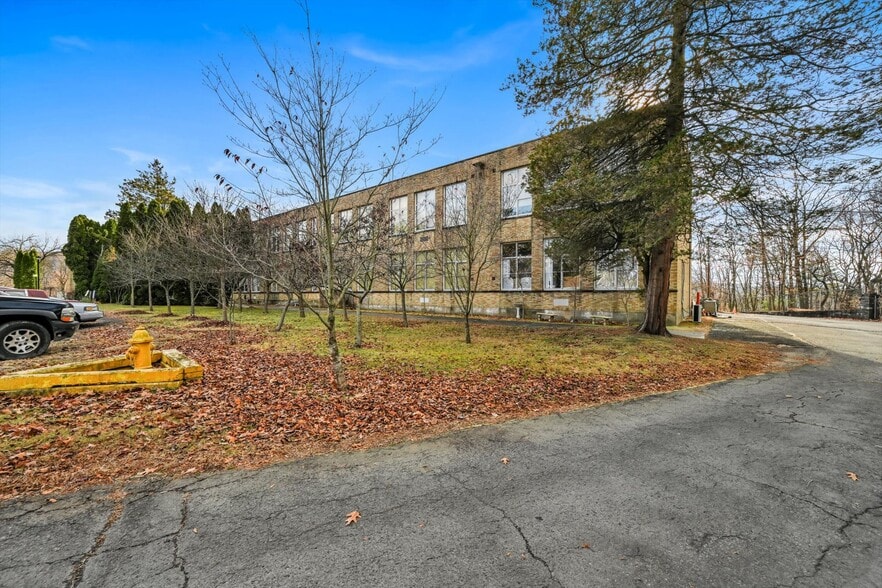 More Photos Of 15 Alliance St, New Philadelphia Rehabilitation Center For Sale