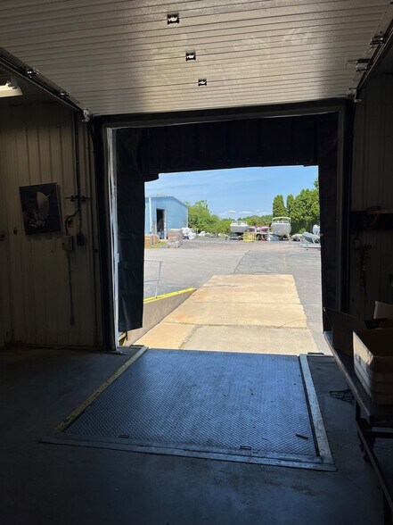 More Photos Of 1170 E Main Rd, Portsmouth Unknown For Sale