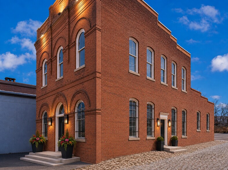 Primary Photo Of 124 W Bank St, Petersburg Storefront Retail Residential For Lease