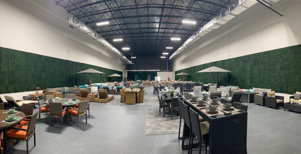 More Photos Of 8123 S Orange Ave, Orlando Industrial For Lease