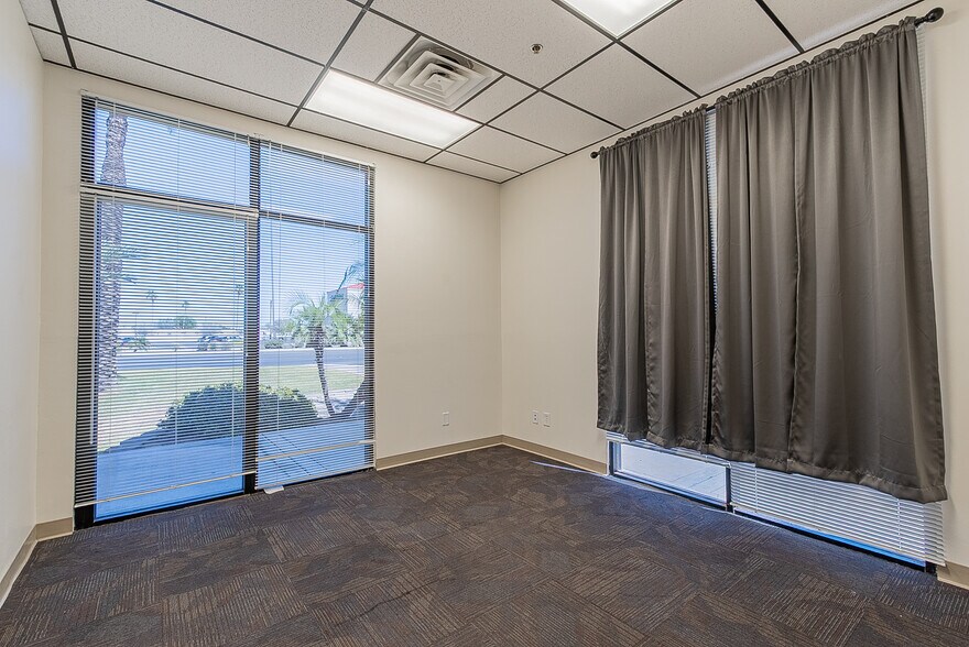 More Photos Of 2550 S 4th Ave, Yuma Freestanding For Lease