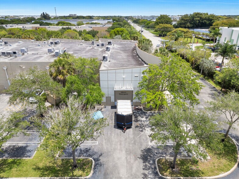 More Photos Of 3900 NW 126th Ave, Coral Springs Warehouse For Sale