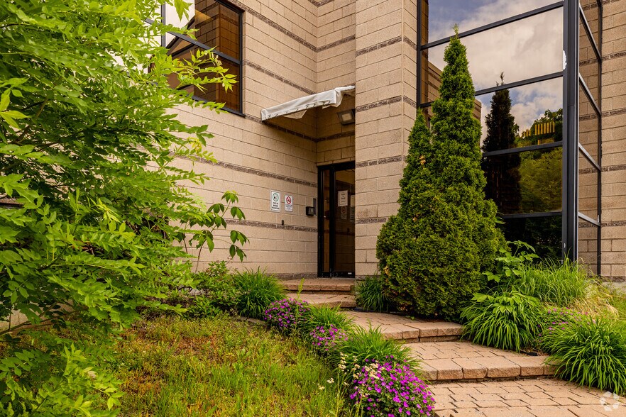 More Photos Of 1020 Boul Michèle-Bohec, Blainville Food Processing For Lease