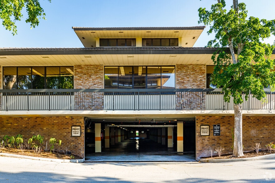 More Photos Of 5499 N Federal Hwy, Boca Raton Office For Sale