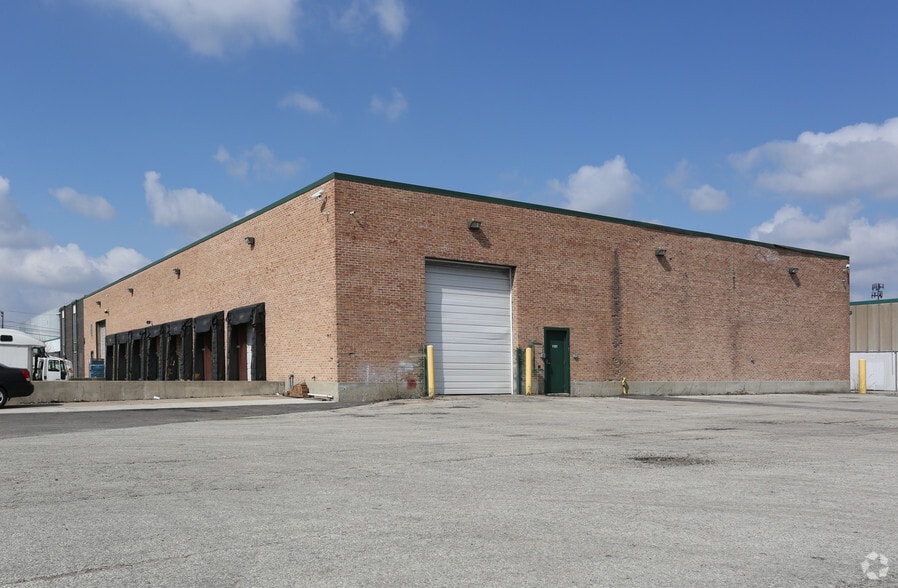 More Photos Of 1121-1123 N Ellis St, Bensenville Warehouse For Lease