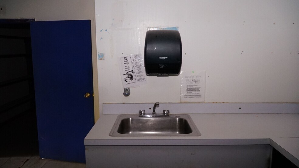 More Photos Of 4498 A Washington Rd, East Point Freestanding For Sale