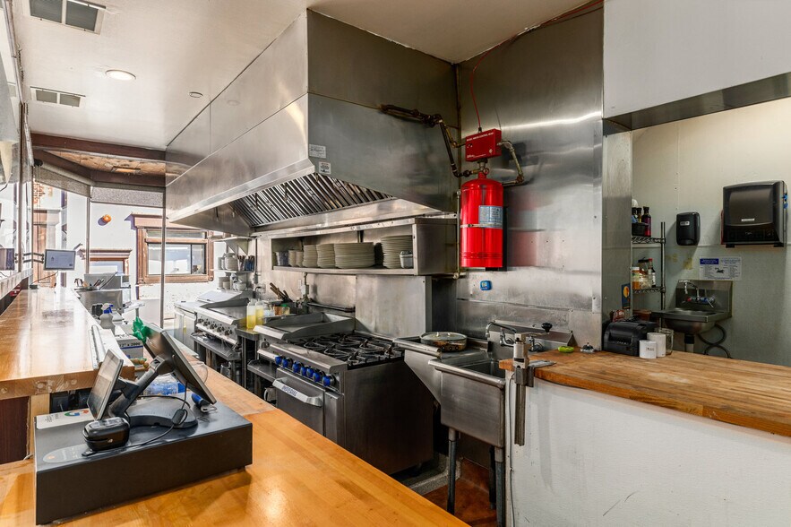 More Photos Of 110 S Pine St, Nevada City Freestanding For Lease