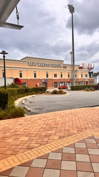 More Photos Of 350 W Cedar St, Pensacola Office Residential For Lease