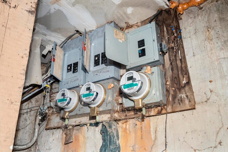 More Photos Of 127-131 Highland Ave, Yonkers Apartments For Sale