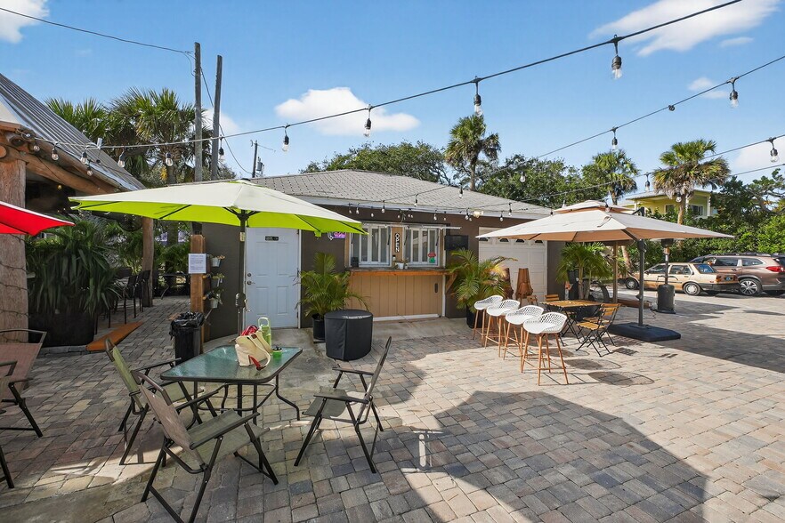 More Photos Of 314 Flagler Ave, New Smyrna Beach Storefront For Sale