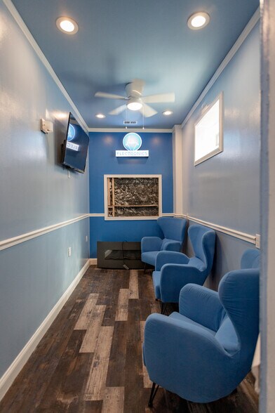 More Photos Of 16813 Wyoming, Detroit Showroom For Sale